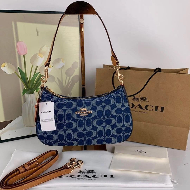 COACH CW778 Signature Canvas Wallet with Strap Pink Outlet Zip Around